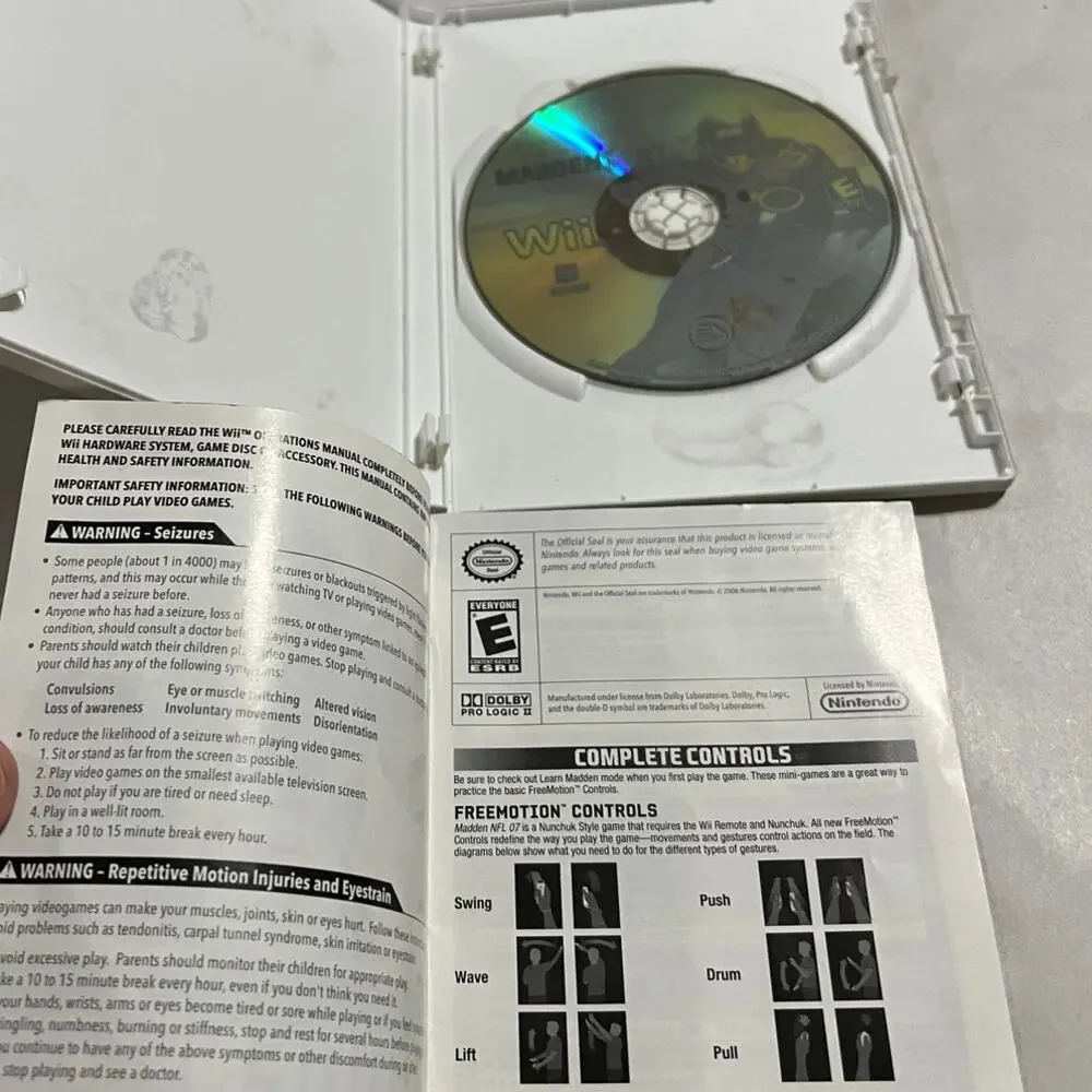 EA Sports Madden NFL 07 for Nintendo Wii Complete in Box